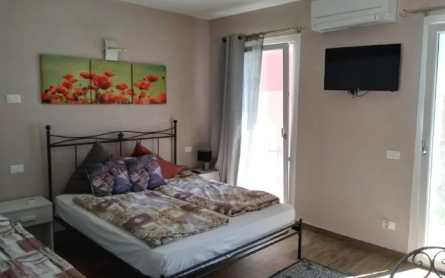 Residence Tasso Canossa - appartamento con piscina