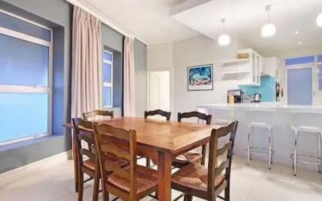 Nelson Villa