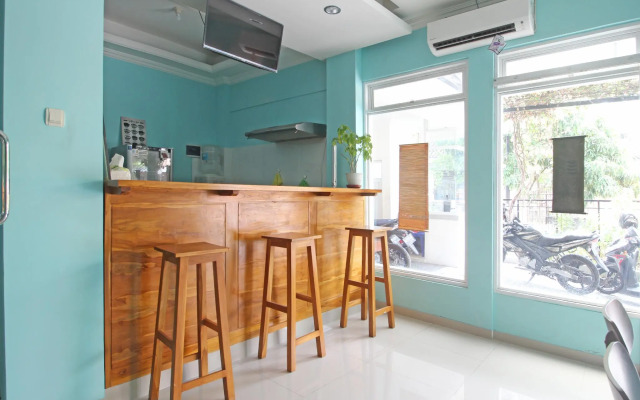RedDoorz near Solo Balapan Station