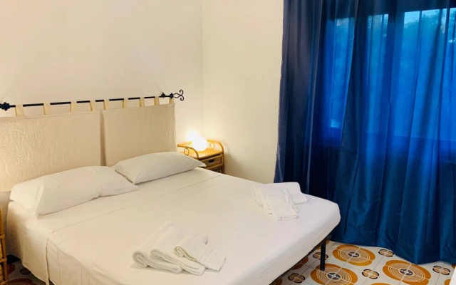 Beachfront Three Room Apartment With Garden Ostrica