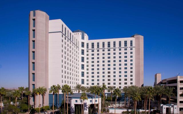 Отель Hilton Grand Vacations on Paradise (Convention Center) США, Лас-Вегас - 8 отзывов об отеле, цены и фото номеров - забронировать отель Hilton Grand Vacations on Paradise (Convention Center) онлайн вид на фасад
