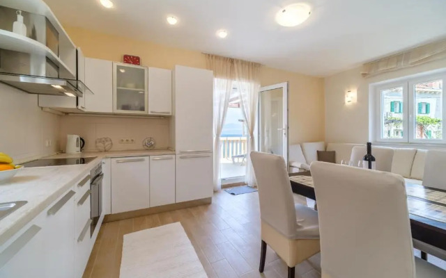 Lucica Seaview Apartment