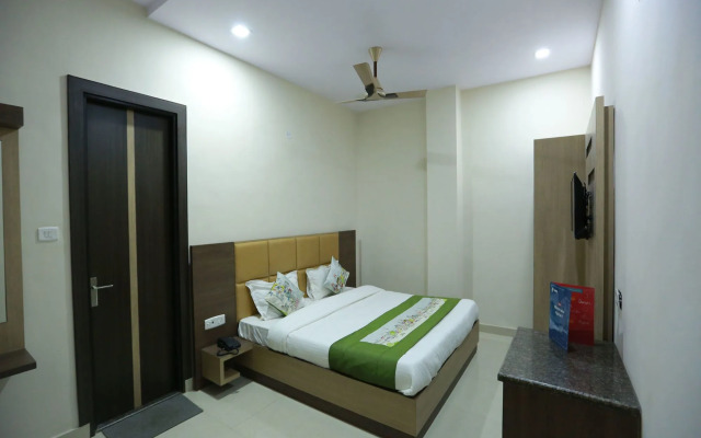 Royal Crown By OYO Rooms