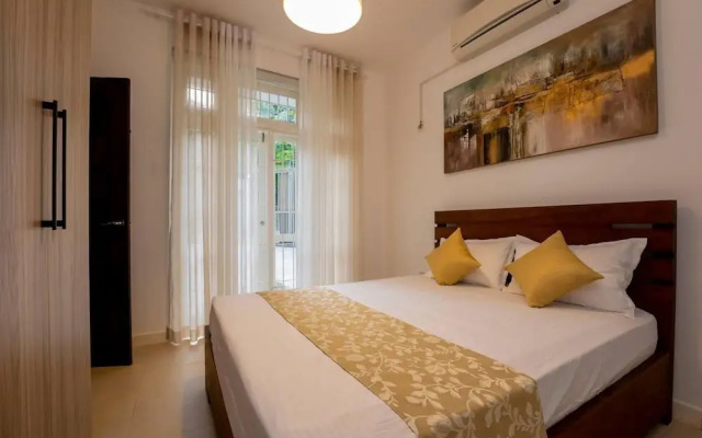 Luxury Apartment - Sleeps 6, Garden & Parking