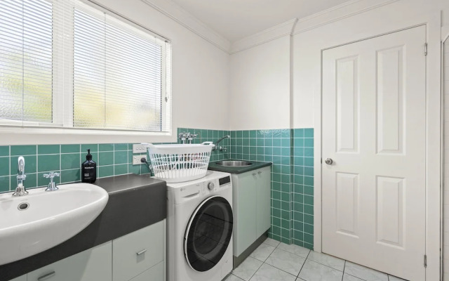 Beach Haven - Gorgeous 2 Bedroom House