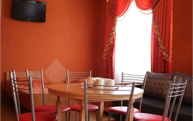 Hotel Oktyabrskaya
