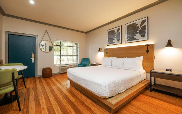 Inn Marin and Suites, an Ascend Collection Hotel