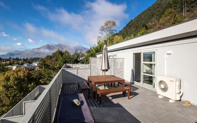 Central Mountain View Paradise