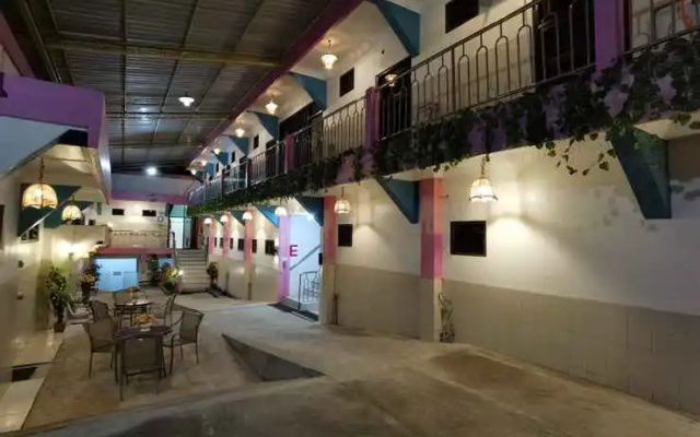 AOE Hotel dan Karaoke