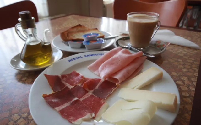 Hostal Sanpatiel