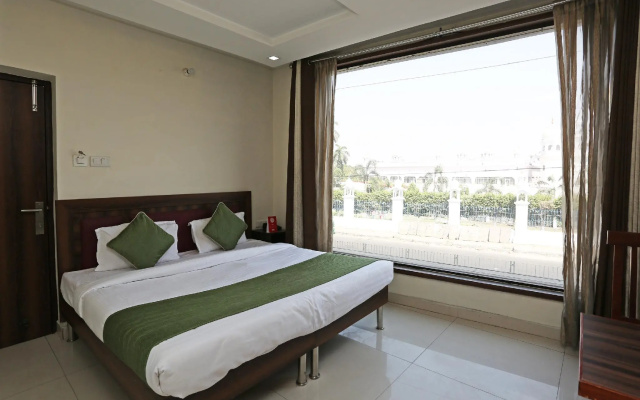 OYO 8590 Hotel Sea