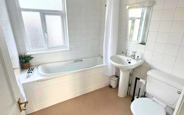 10br - Manor Park Country House Wales