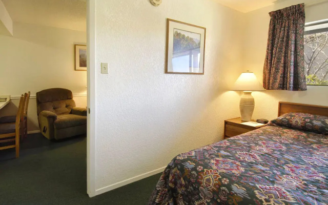 Tulsa Extended Stay Inn & Suites