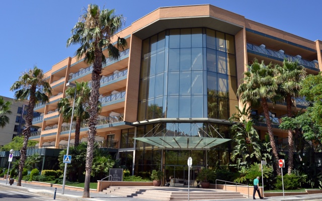 Отель California Palace вид на фасад