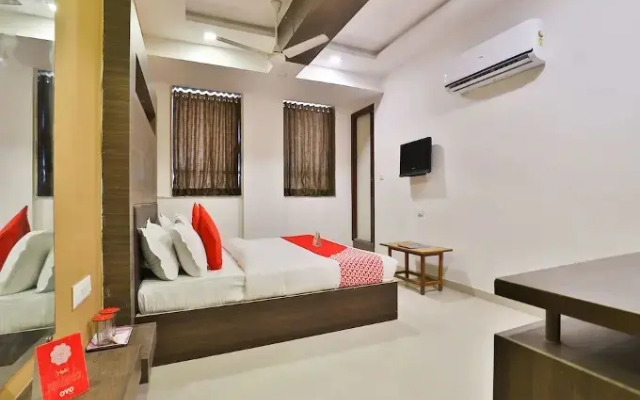 Hotel VLEE by OYO Rooms