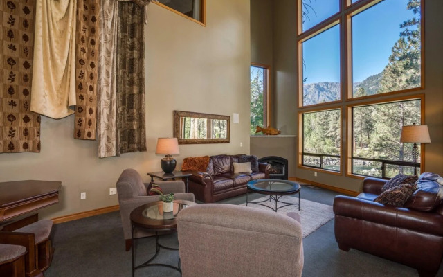 Riverside Lodge