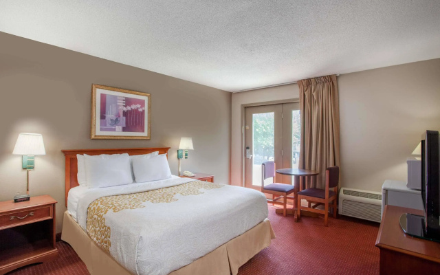 Red Roof Inn Martinsburg