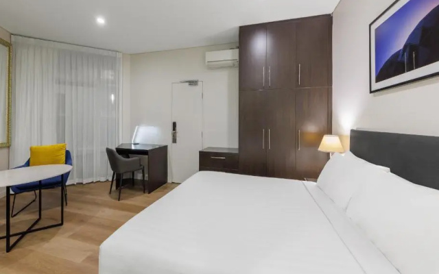 Oaks Melbourne On Collins Suites