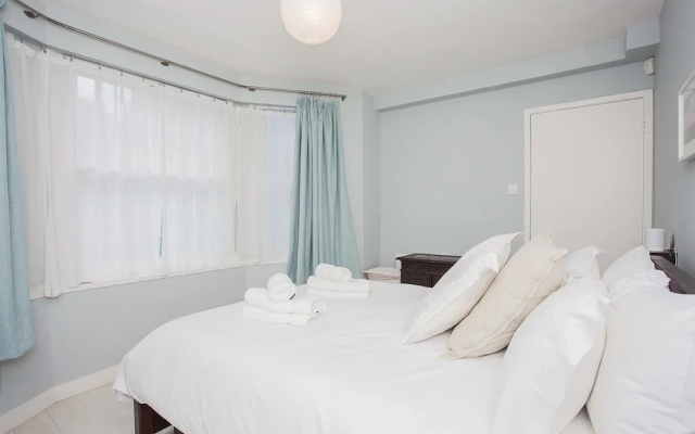 2 Bedroom Flat Near Portobello With Garden