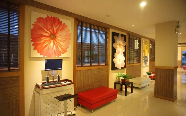 Prom Ratchada Hotel