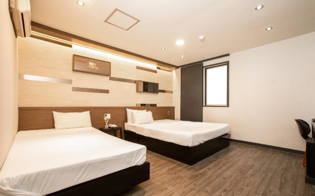M7 Business Hotel