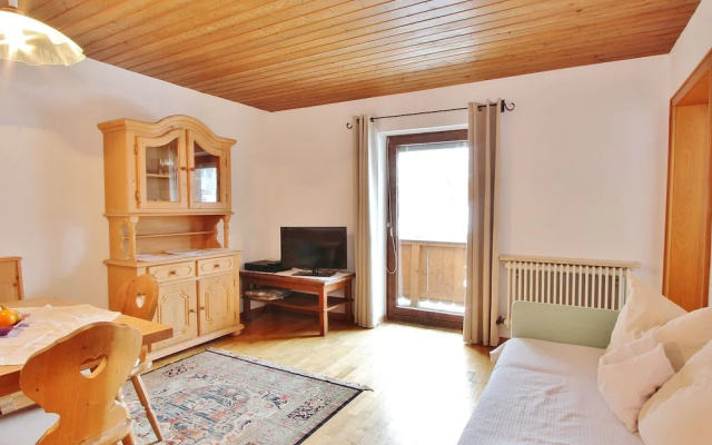 Spacious Apartment In Kitzbuhel With Balcony