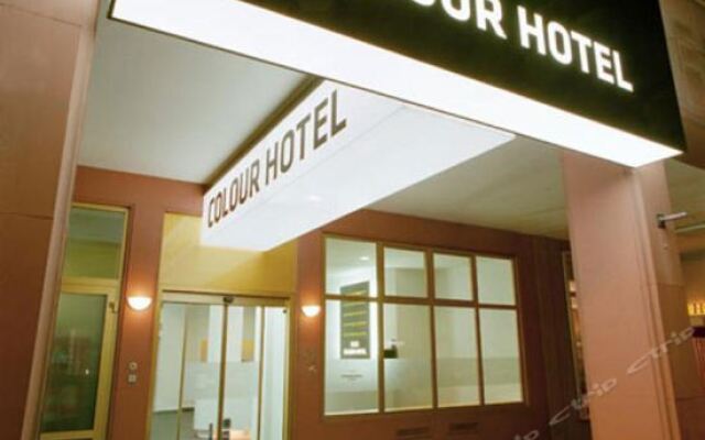 Colour Hotel вид на фасад