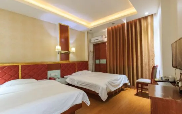 Cenxi Tonghe Hotel
