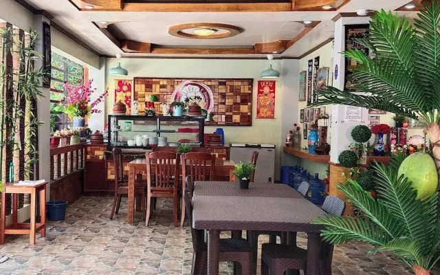Mom Shie'S Apartelle