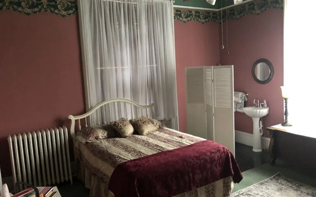 Shaw Mansion Inn