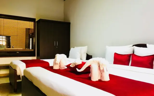 8 Plus  Villa