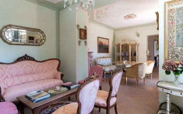 Pink Villa