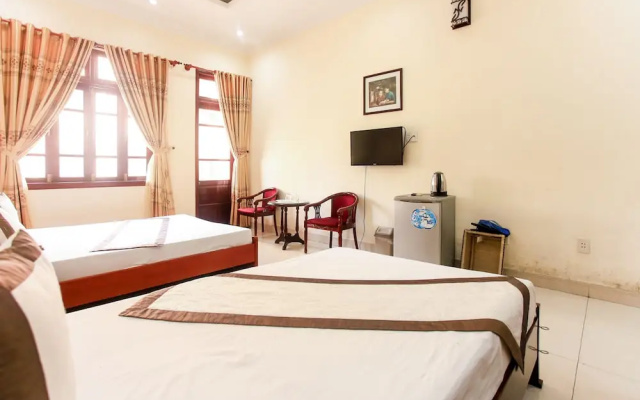 OYO 810 My Khe Hotel