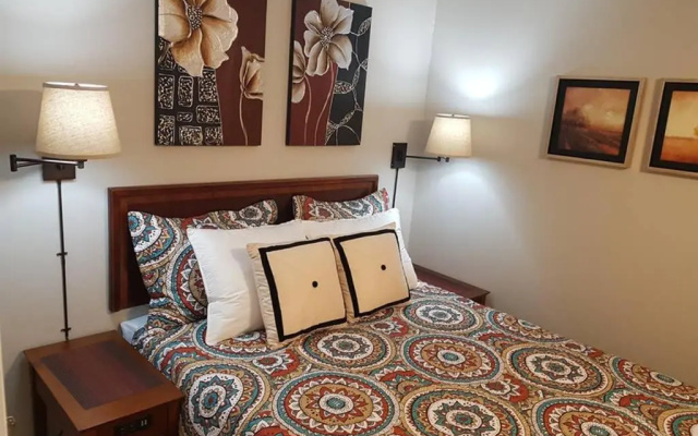 Sarnia's Hidden Gem - 3 BR/2 BA by College/Hwy/Arena