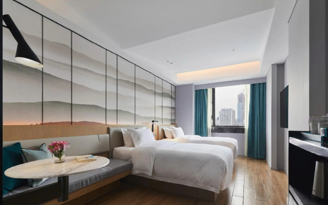 Echarm Hotel (Wuhan Jianghan Road Pedestrian Street)