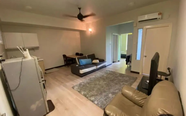 126 Larkin Studio Homestay