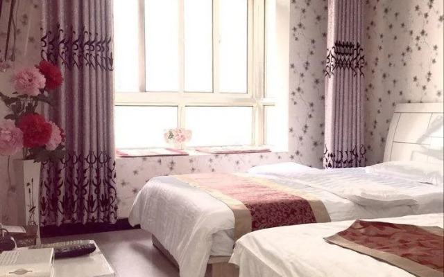 Sunshine Theme Apartment