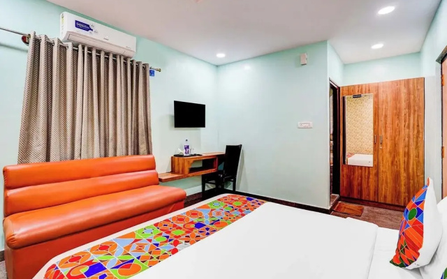 Fabhotel Emara Inn