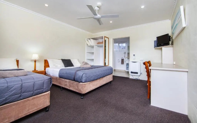 Wintersun Gardens Motel