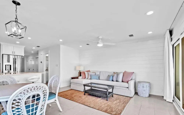 Blue Mountain Beach Villas 5B