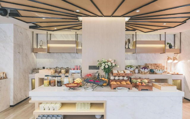 Elong Hotel Shanghai Pudong Jinqiao LaLaport。