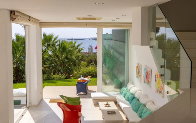 Protaras Seafront Villa Alemar