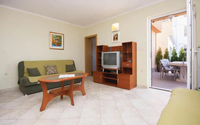 Stunning Apartment in Zatoglav With 2 Bedrooms and Wifi