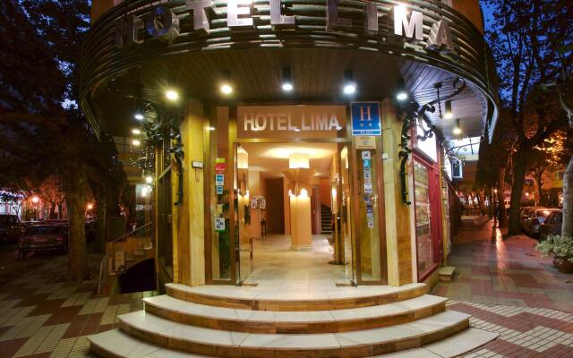 Hotel Lima вид на фасад