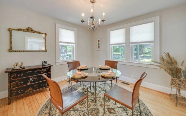 Located in the Heart of Gloucester Courthouse!