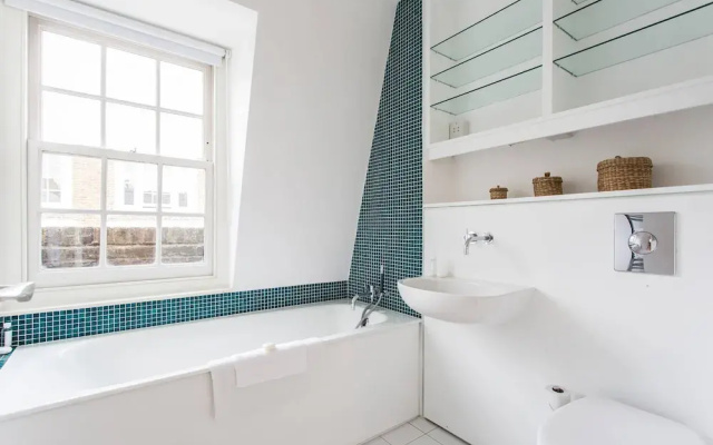 Campden Street VII by Onefinestay