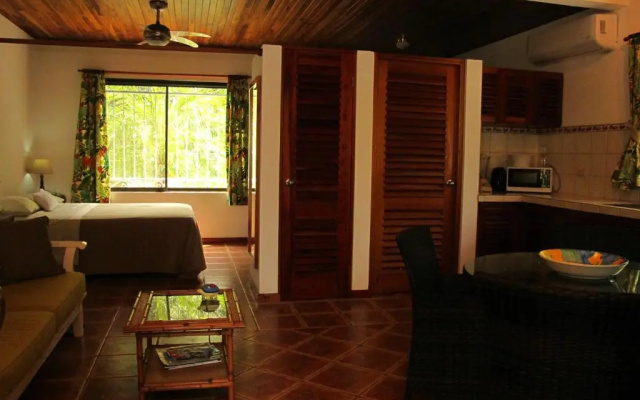 Casa Amarilla