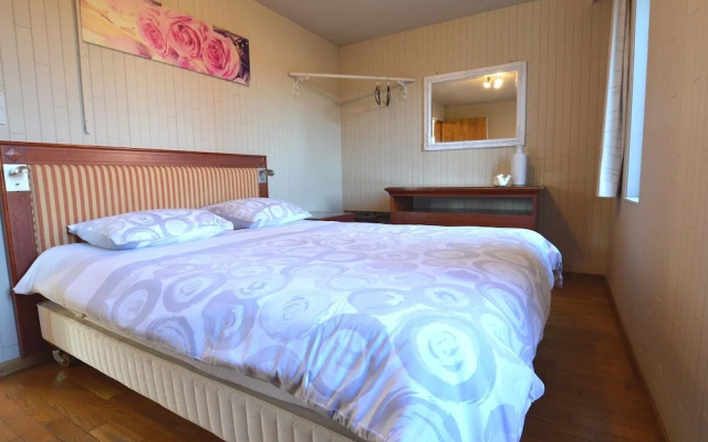Spacious Holiday Home near Forest in Peer