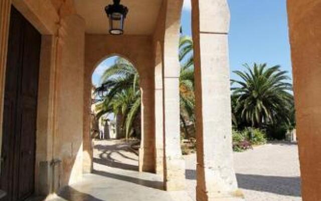 Hotel Es Convent d'Ariany вид на фасад