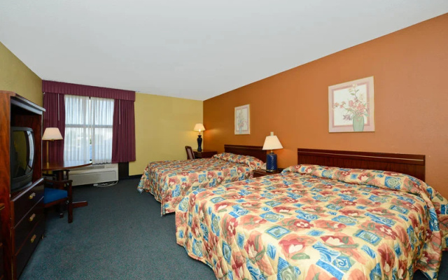 Days Inn & Suites By Wyndham Kalamazoo